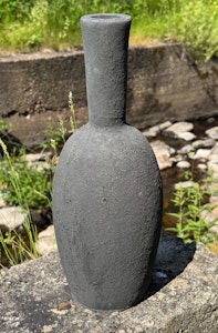 Flaskformad vas 40 cm. Blåsvart.