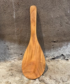 Rissked i olivträ 21 cm.