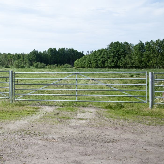 Grindar för nötkreatur - Norrtälje Maskinservice AB atv lantbruk