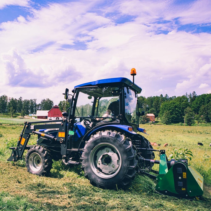 TRAKTOR LOVOL 25 HK MED FRONTLASTARE, STAGE V