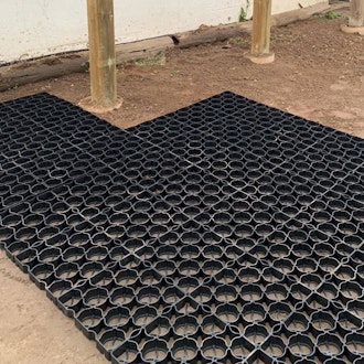 Markarmering plastmatta