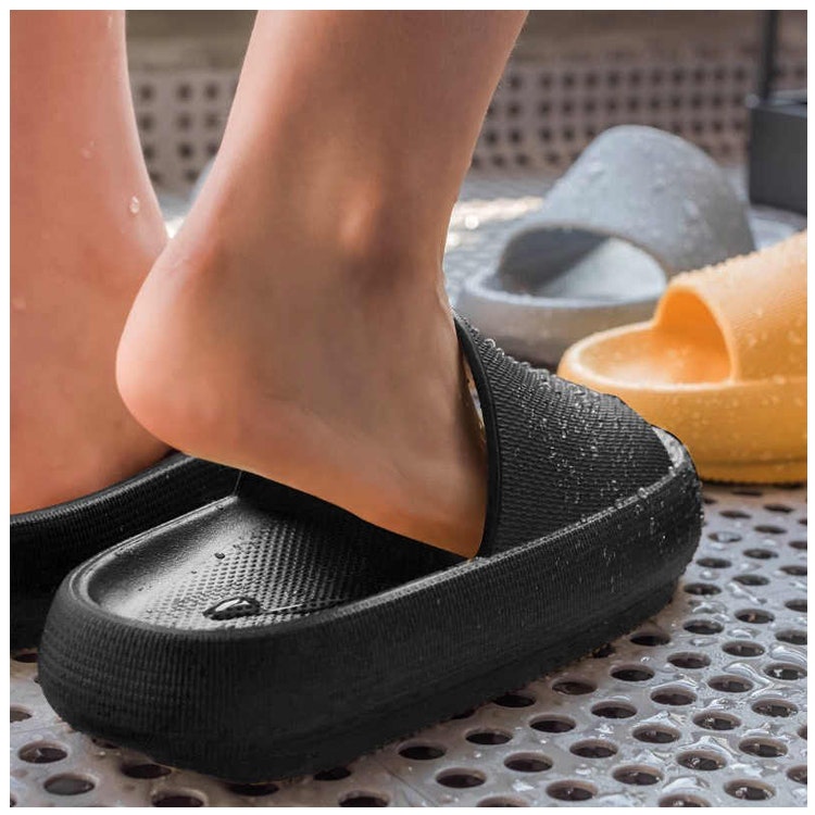 Schokabsorberende slippers (zwart) - Zacht en fijn - Prijs € 29,95 -  Devoetenshop.nl