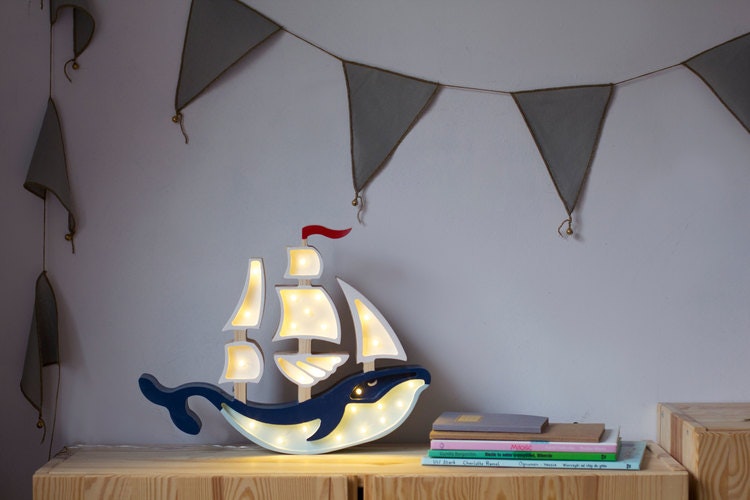 Little Lights, Lampe til børneværelset, Hvid/blå skib