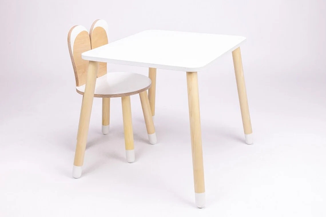 Møbelsæt stol med bord, kanin hvid