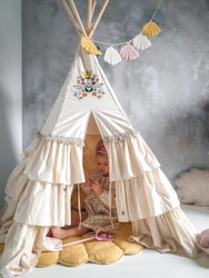 Moi Mili, tipi telt med flæser, Folk