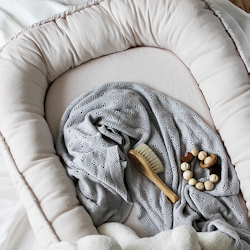 Cotton&Sweets, klassisk babynest i linned, lysegrå