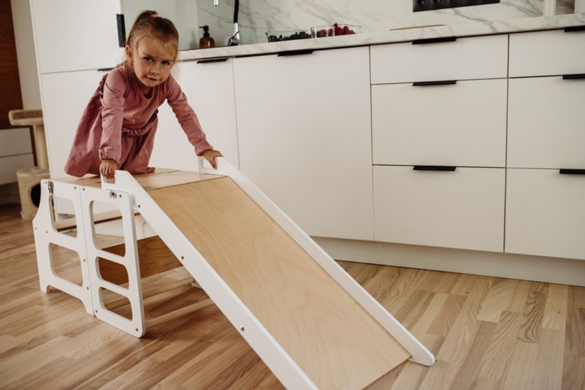 Duck Woodworks, foldbart læringstårn med rutsjebane, hvid/natur