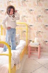 Majvillan, tapet Lama village, light sunny pink