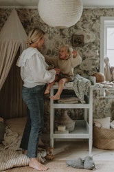 Antikt puslebord med puslepude, hvid