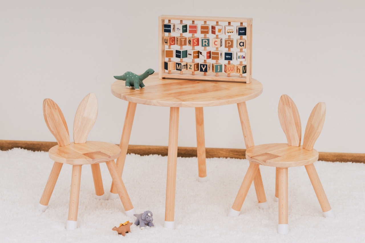 Babylove - bord med 2 kaninstole, natur