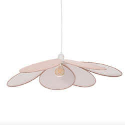 Lyserød loftlampe til børneværelset