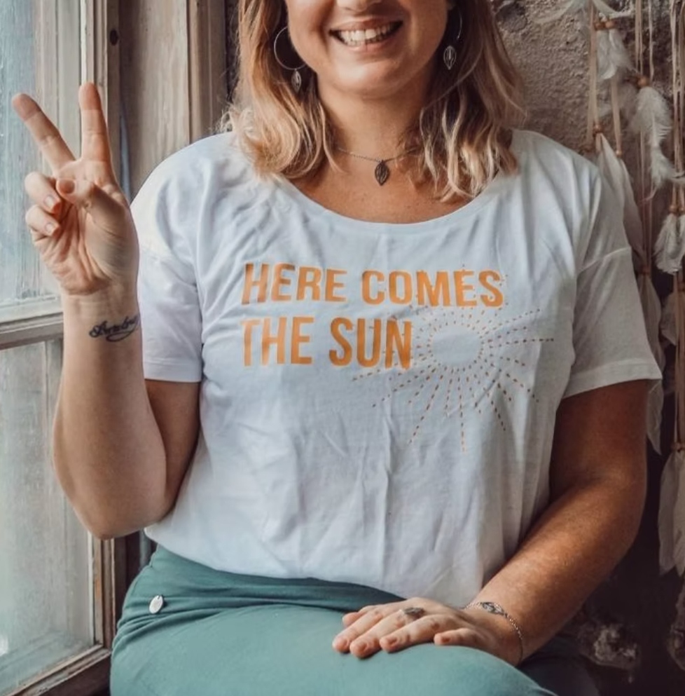 T-shirt "Here comes the sun" Vit