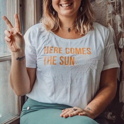 T-shirt "Here comes the sun" Vit