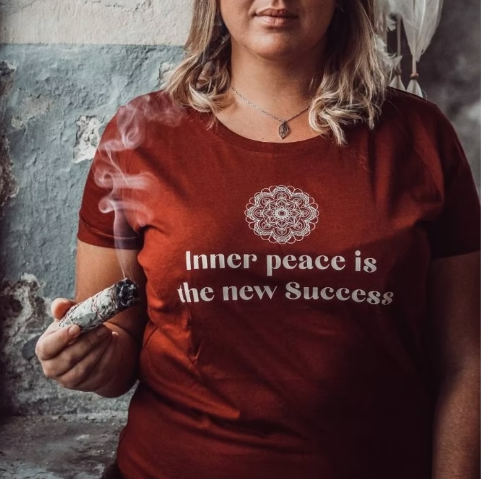 T-shirt "Inner peace is the new success" Burgundy