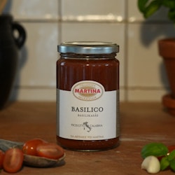 Martinas tomatsås med basilika