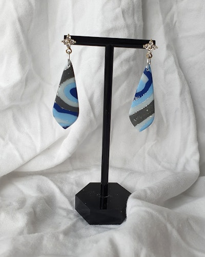 Blue dangle