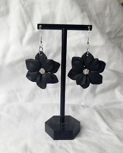 Large flower dangle