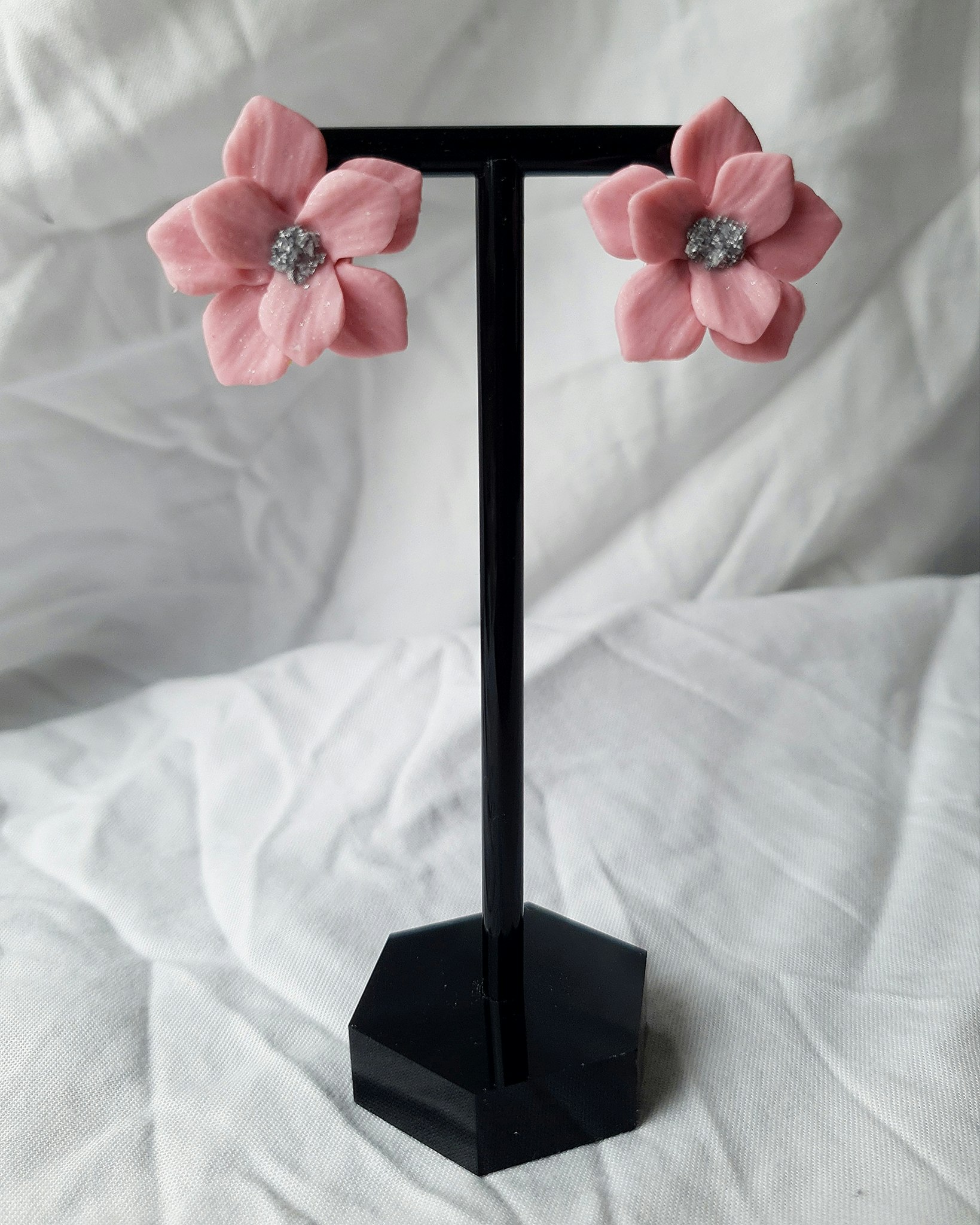 Flower studs