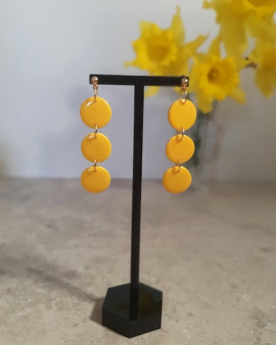 Yellow circles