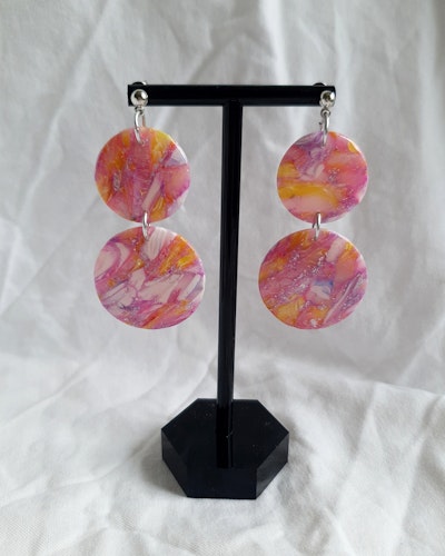 Pink and yellow circles