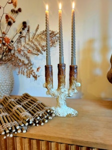Trearmad ljusstake .