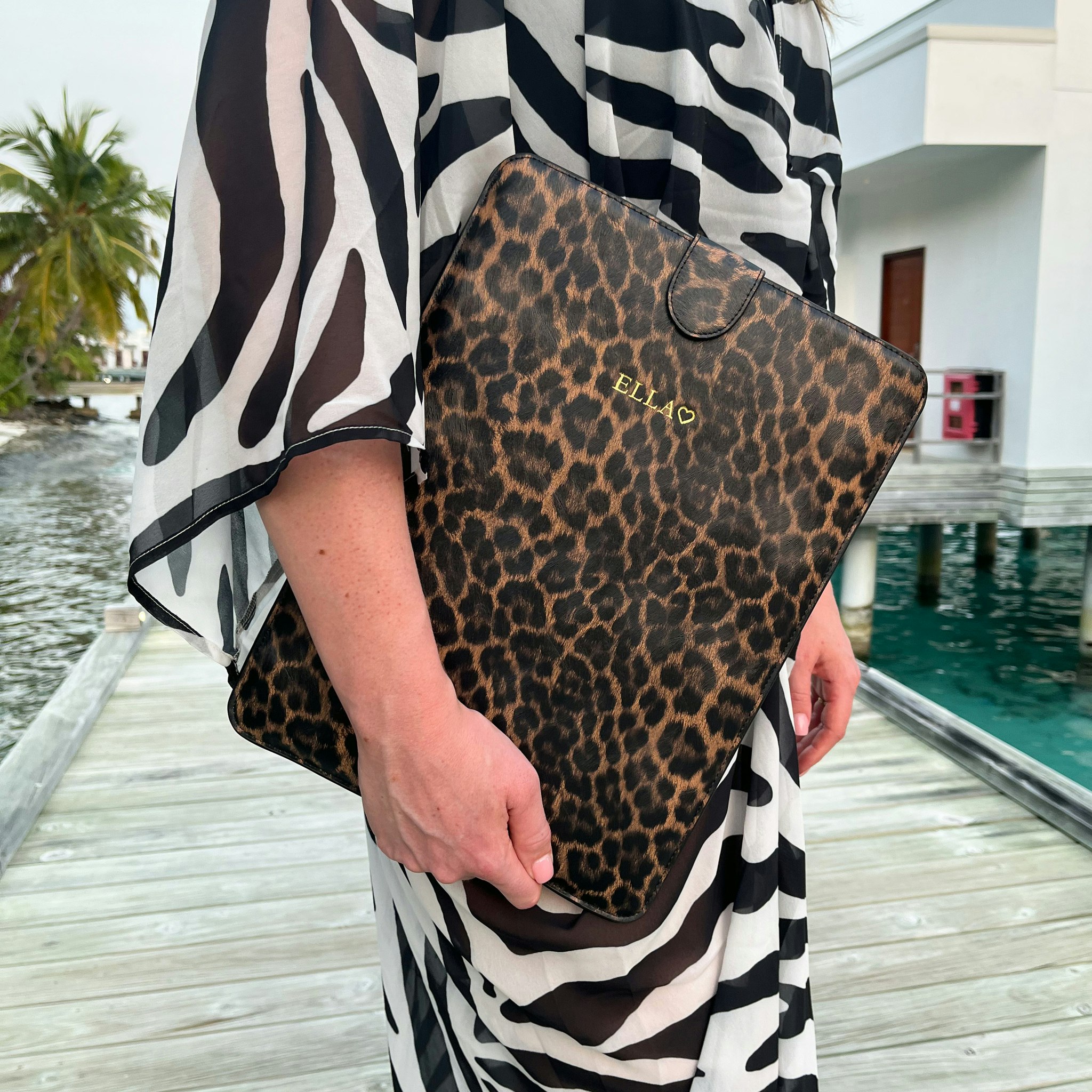 Leopard taske med gravering - Sign of - Mobilcover med navn