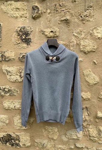 Tröja med knäppning - Medium - Ljusgrå
