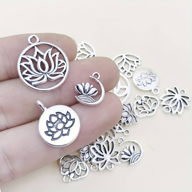 Mix av silver-berlocker - 30st