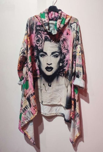 Polotröja med tryck - Onesize plus - Madonna