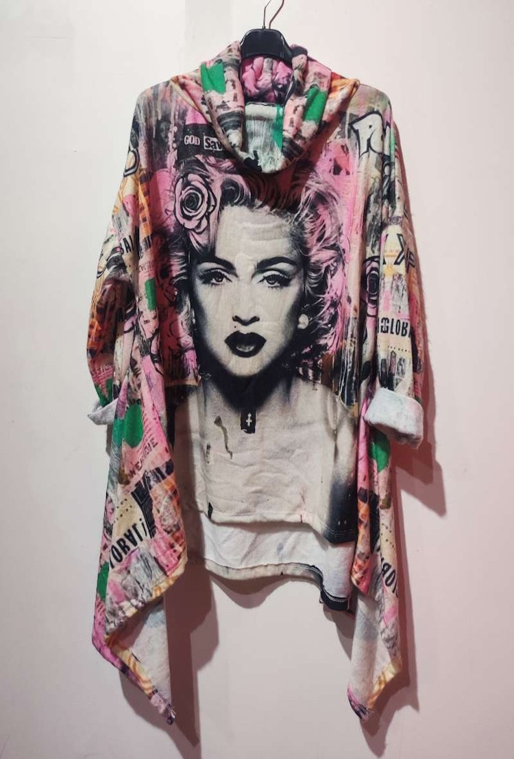 Polotröja med tryck - Onesize plus - Madonna