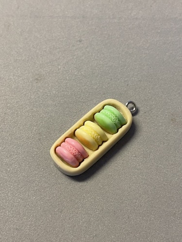 Macrons