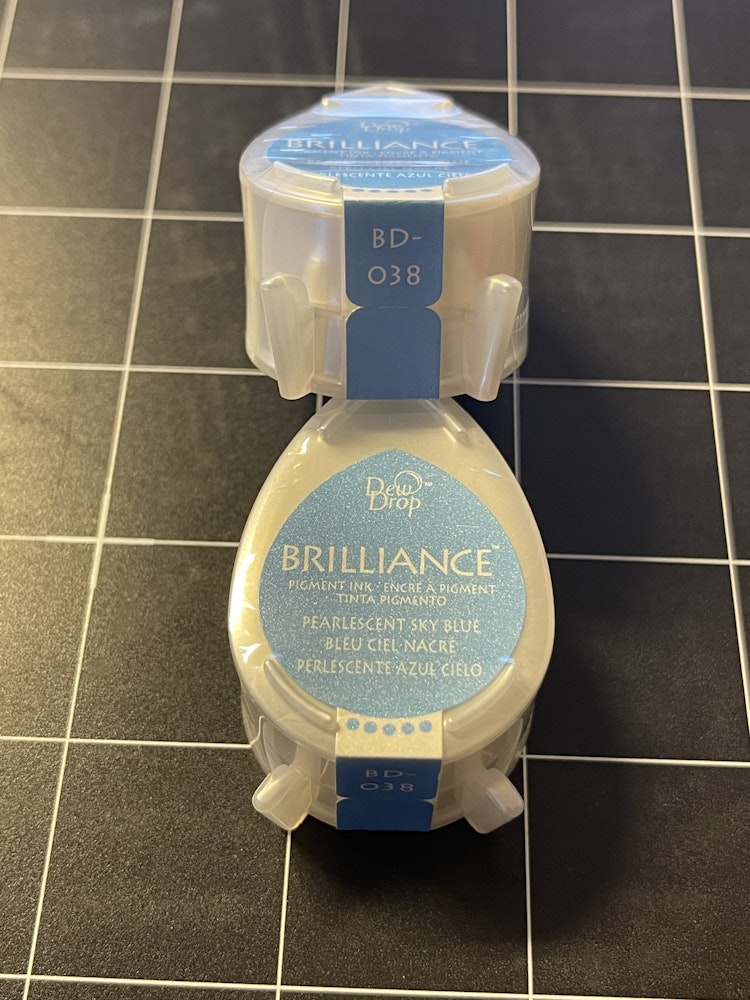 Brilliance - BD 38 - Pearlescent sky blue