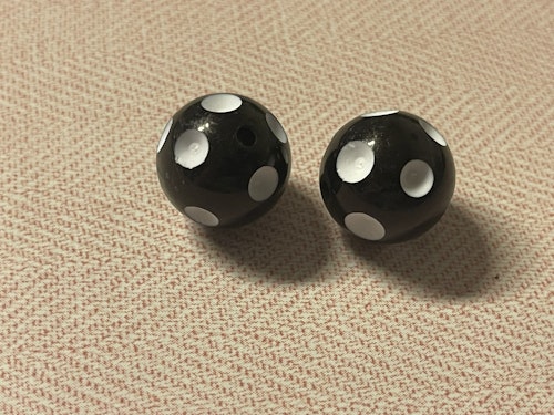 Prickig, svart - 20mm