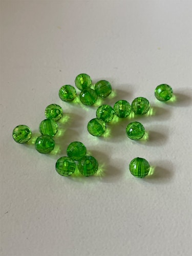 Transparent multi-facetterad, grön, 8mm - 50 st