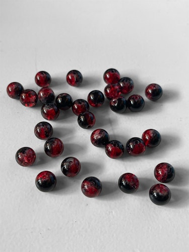 Glaspärla, röd/svart, 8mm - 50 st