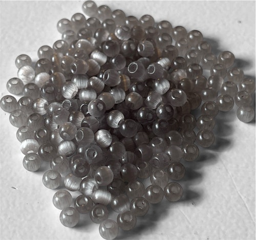 Glaspärla, cat-eye, grå, 4mm - 100st