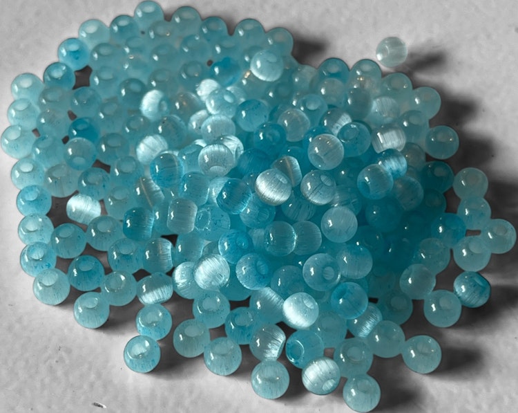 Glaspärla, cat-eye, blå, 4mm - 100st