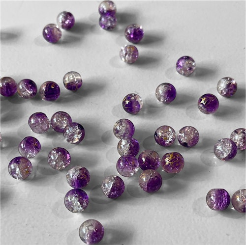 Krackelerad glaspärla med guldtråd, lila/vit, 8mm - 50st
