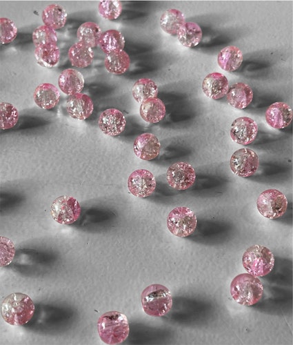 Krackelerad glaspärla, rosa/vit, 8mm - 50st