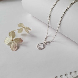 Silverhalsband Ärtan