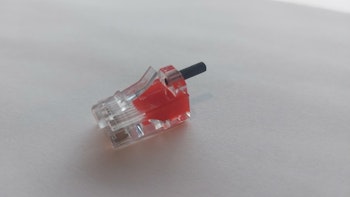 RJ45 Sikkerhetslås, for å sperre porter du ikke vil at noen skal koble til noe i.