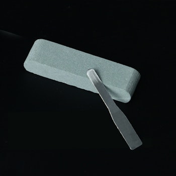 Bryne / knivsliper for kniv, tweezer og andre verktøy.