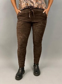 FILIPPA Smalspårig manchesterbyxa med stretch, brun