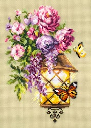 Broderikit Tavla Lykta Blommor Fjärilar brodera korsstygn
