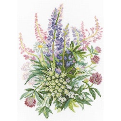 Broderikit Tavla Clover and Lupines - Klöver och Lupiner