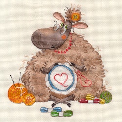 Broderikit Tavla Roliga djur - Glasha the sheep -  Ett får som broderar