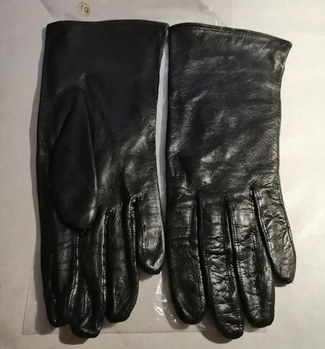 Second hand svarta handskar lamm-nappa fodrade stl 6,5