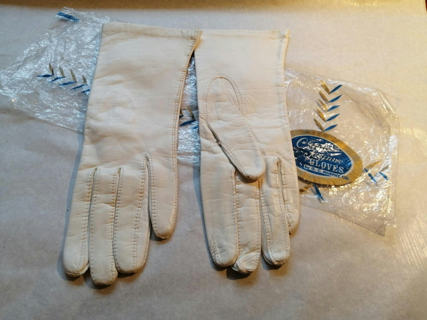 Vintage vita handskar skinn Italy nylonfodrade stl 6 Carole Joanne Gloves -  Vintage Corner Österlen