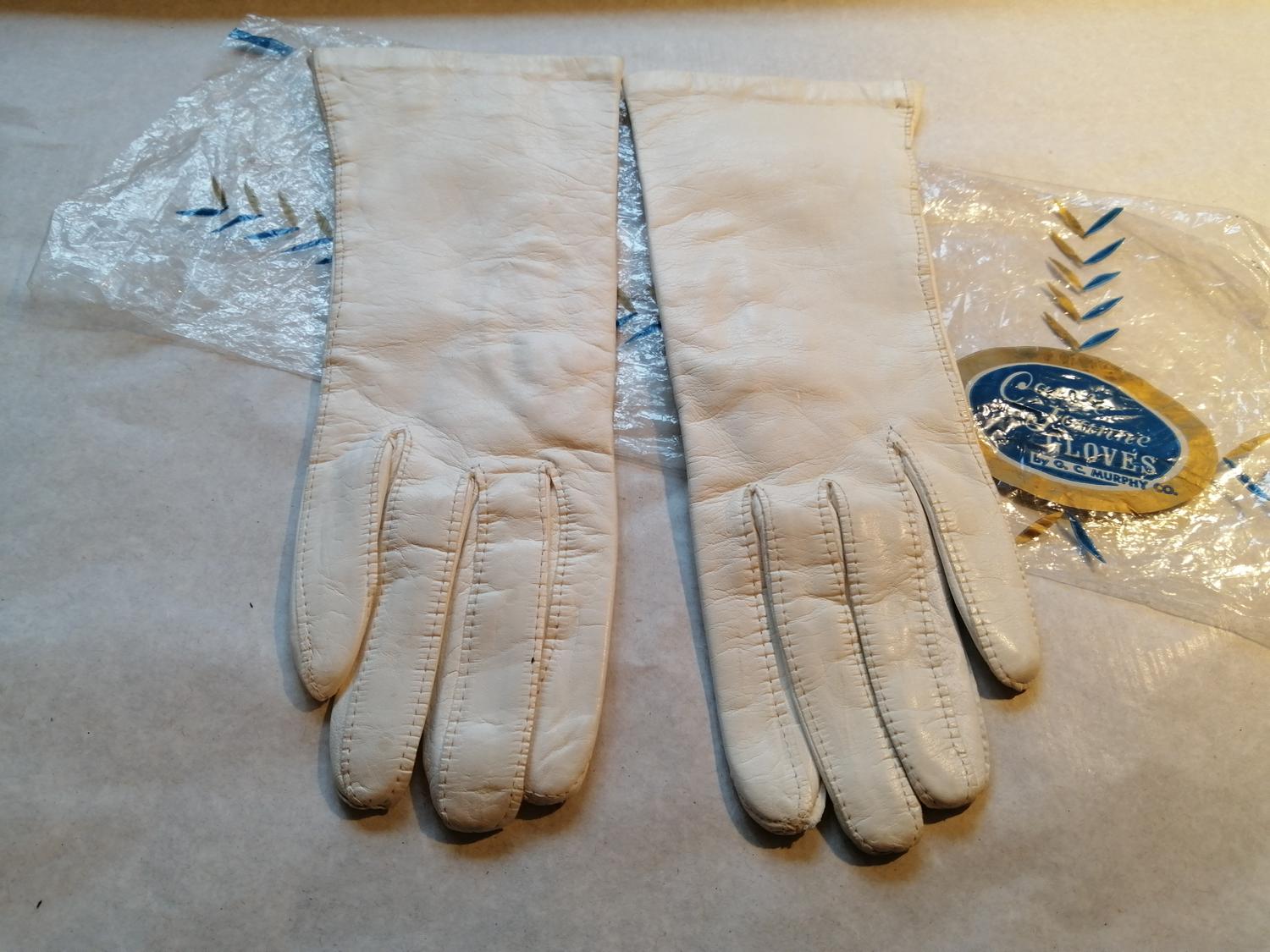 Vintage vita handskar skinn Italy nylonfodrade stl 6 Carole Joanne Gloves