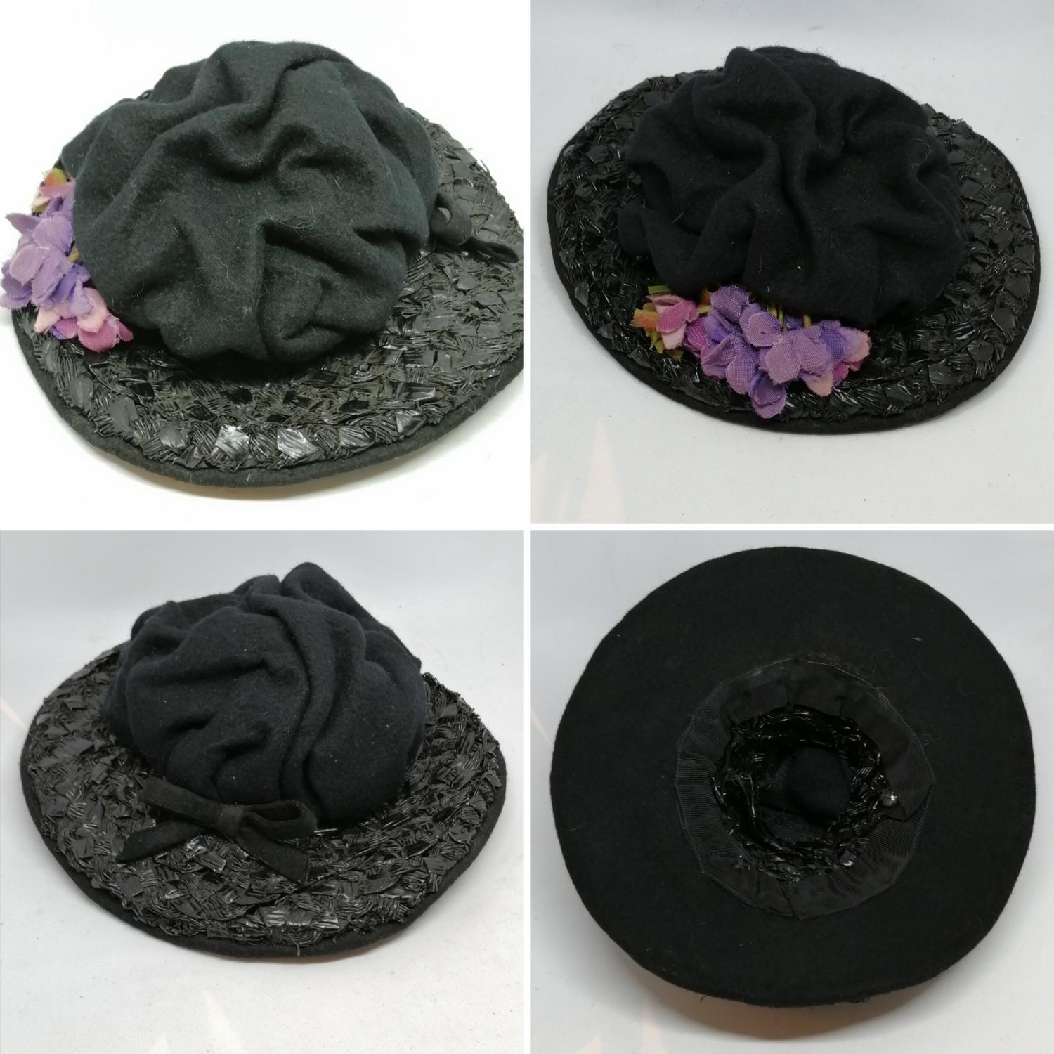 Vintage hatt damhatt liten hatt att bära uppepå frisyren svart lila blommor